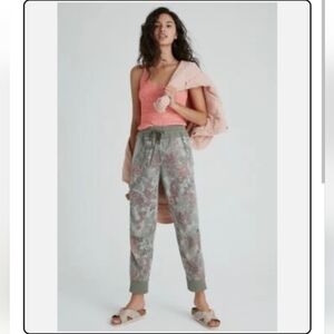 ANTHROPOLOGIE The Nomad Jogger Floral Camouflage XS